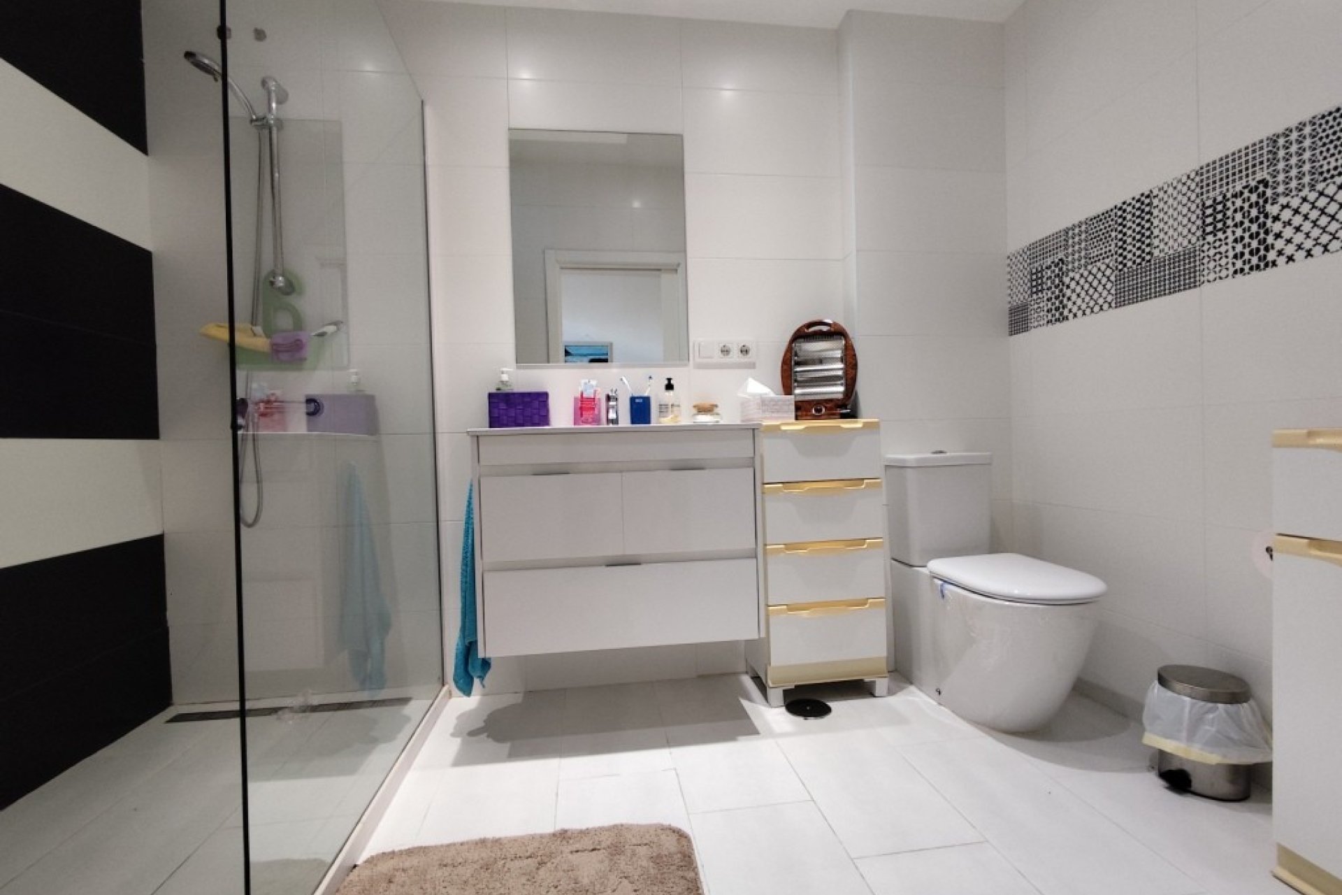 Resale - Corner townhouse - Torrevieja