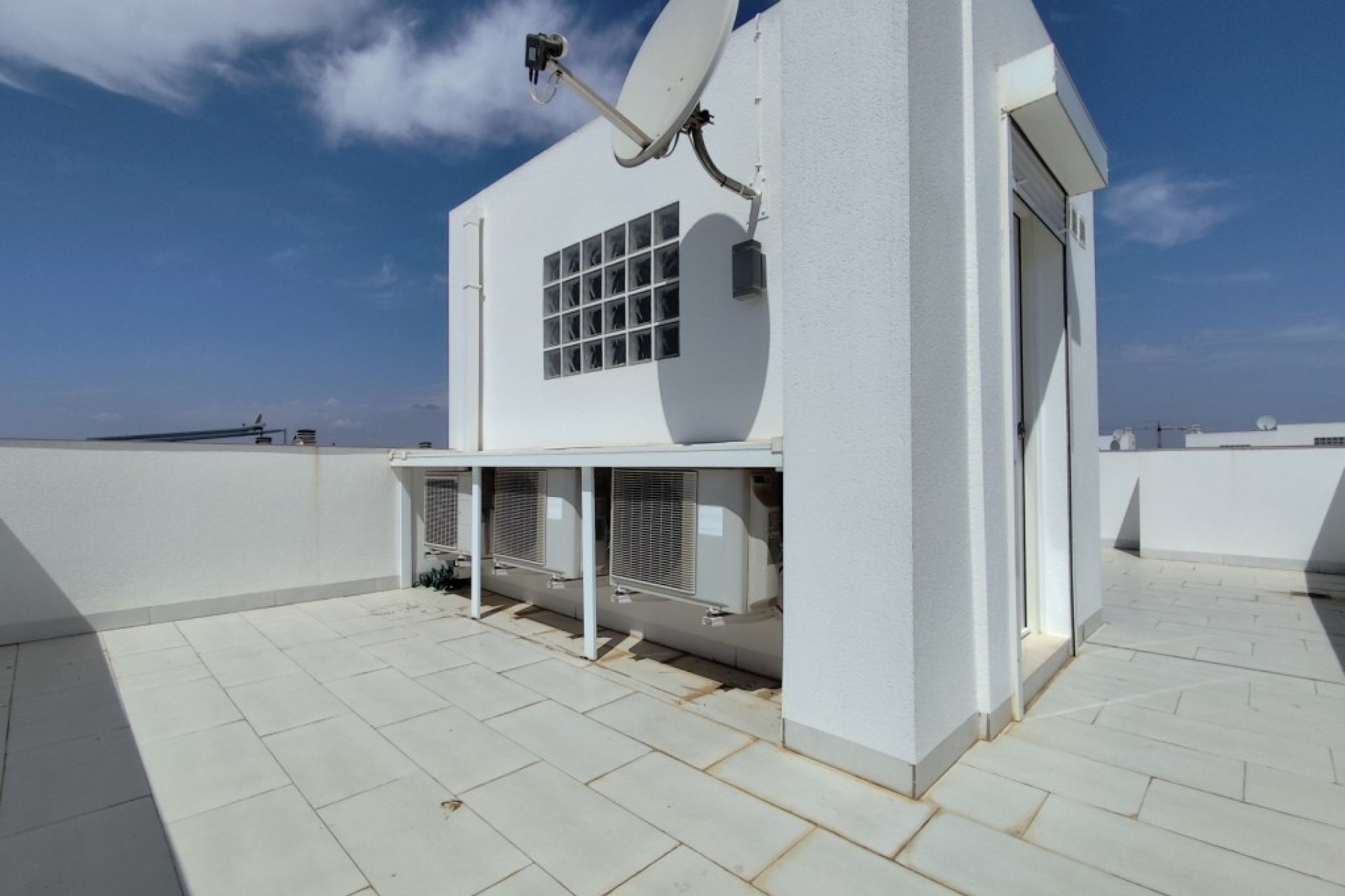 Resale - Corner townhouse - Torrevieja