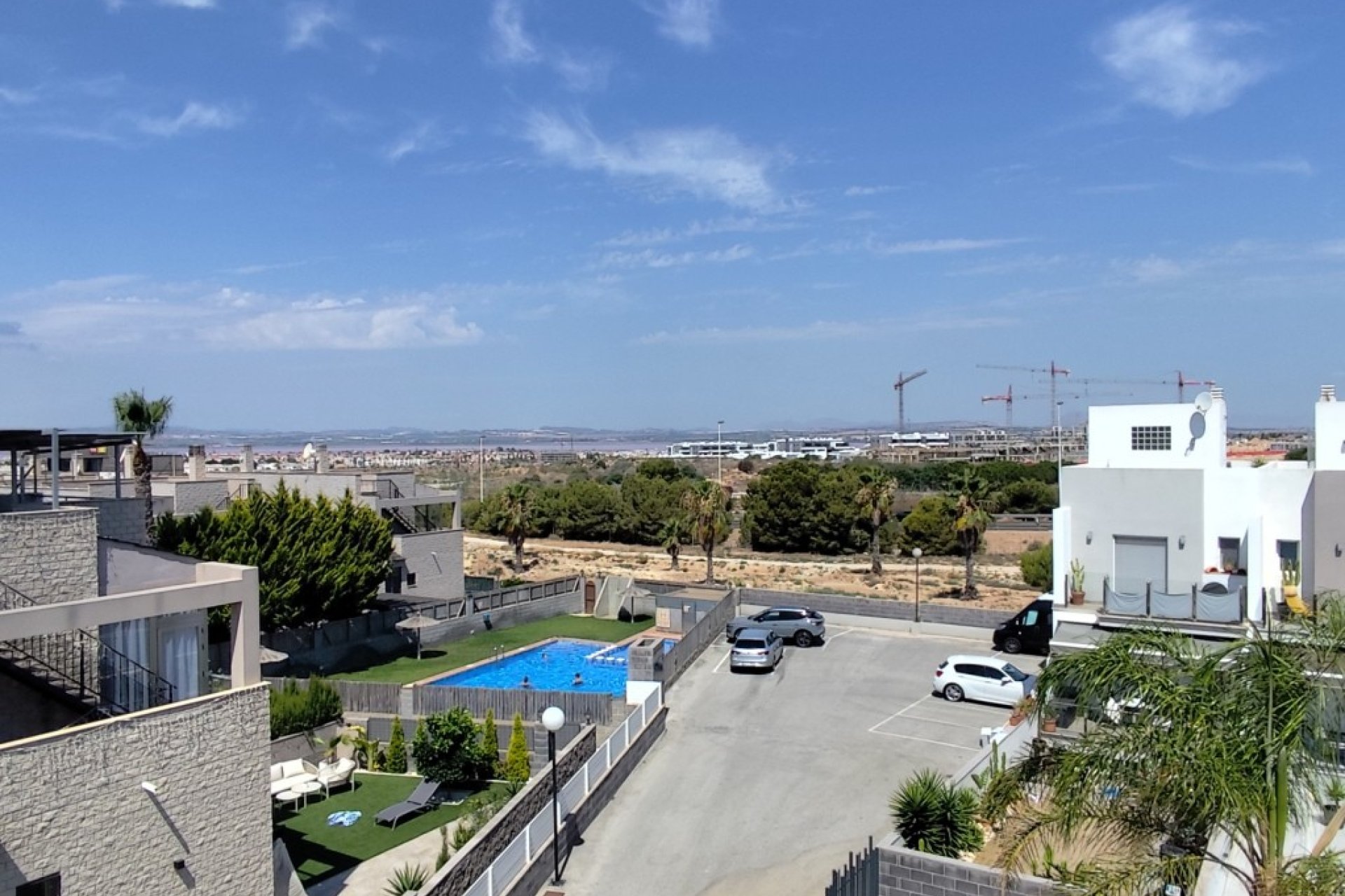 Resale - Corner townhouse - Torrevieja