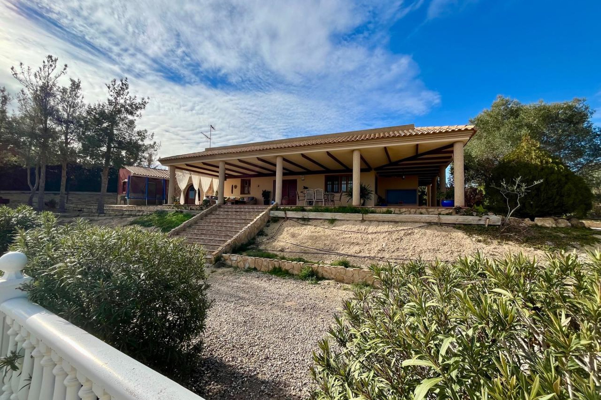 Resale - country house - El Esparragal