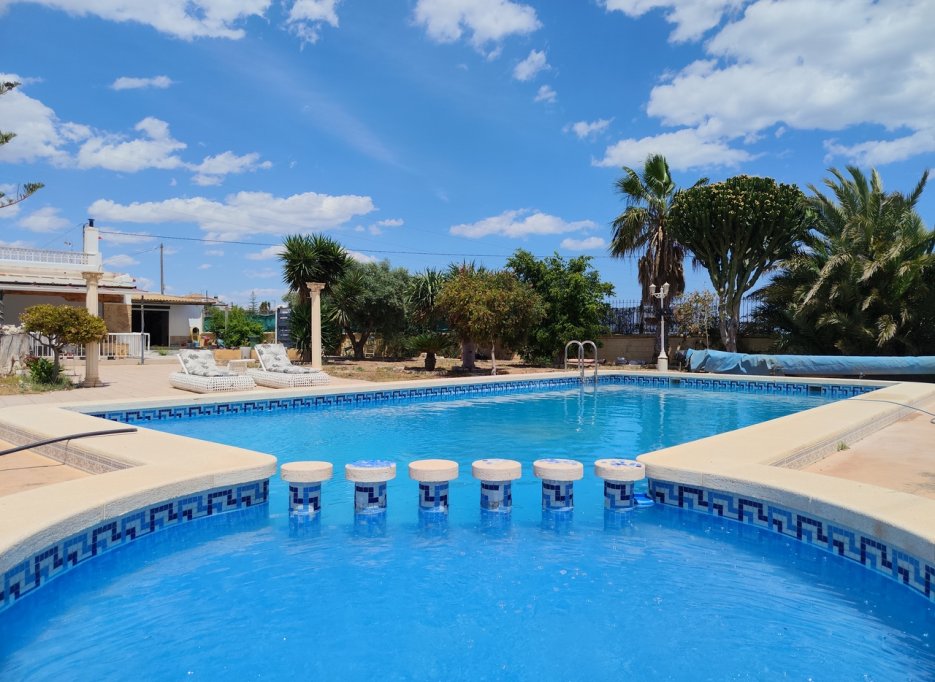 Resale - country house - Los Montesinos
