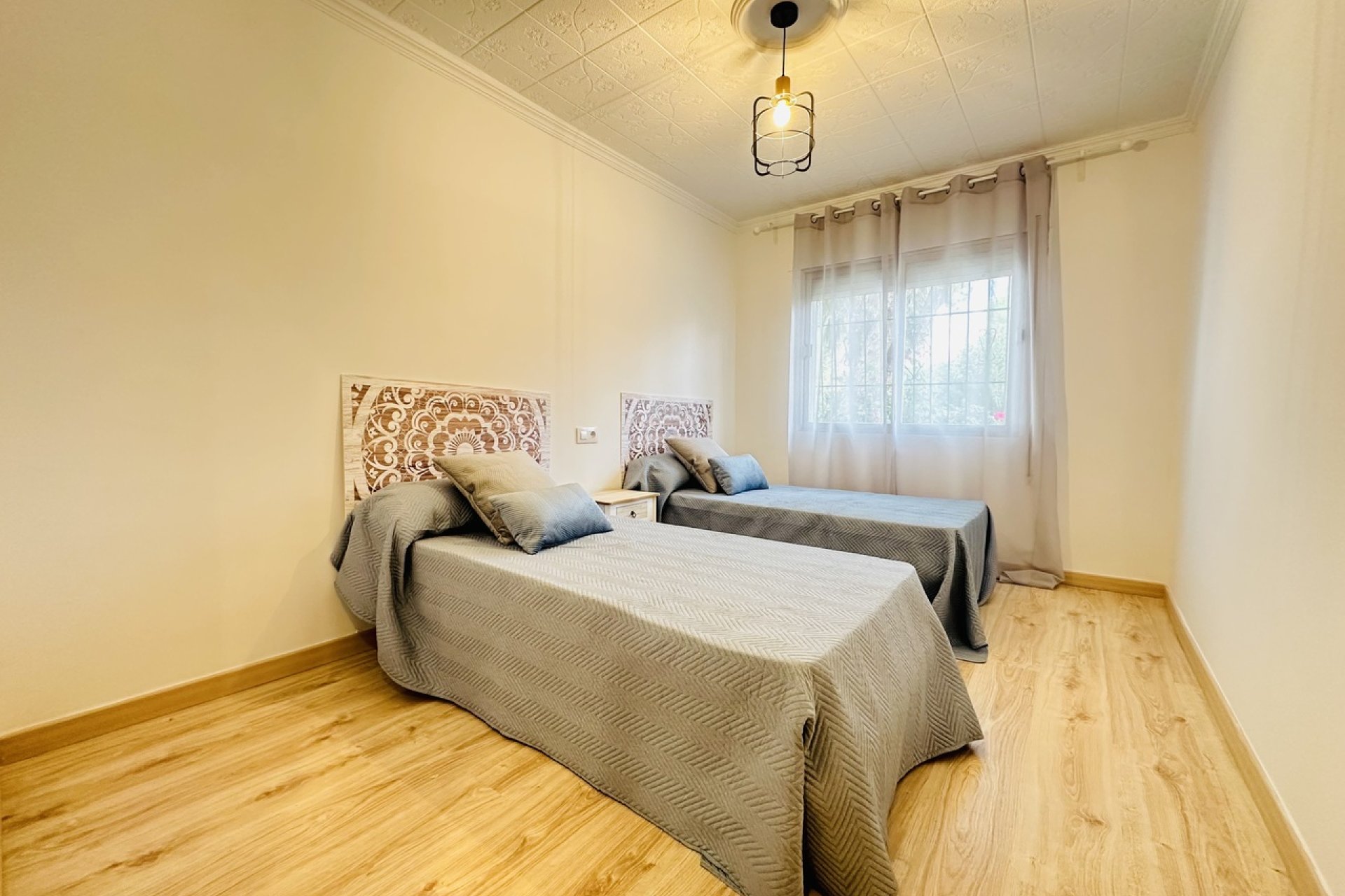 Resale - country house - Orihuela