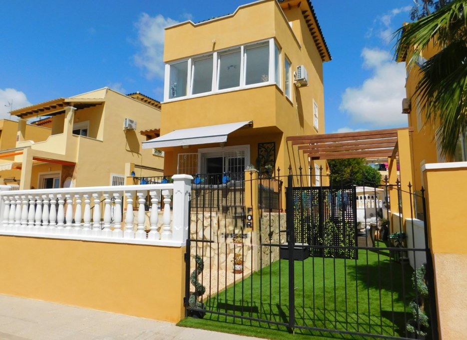 Resale - Detached Villa - Villamartín - Villamartin