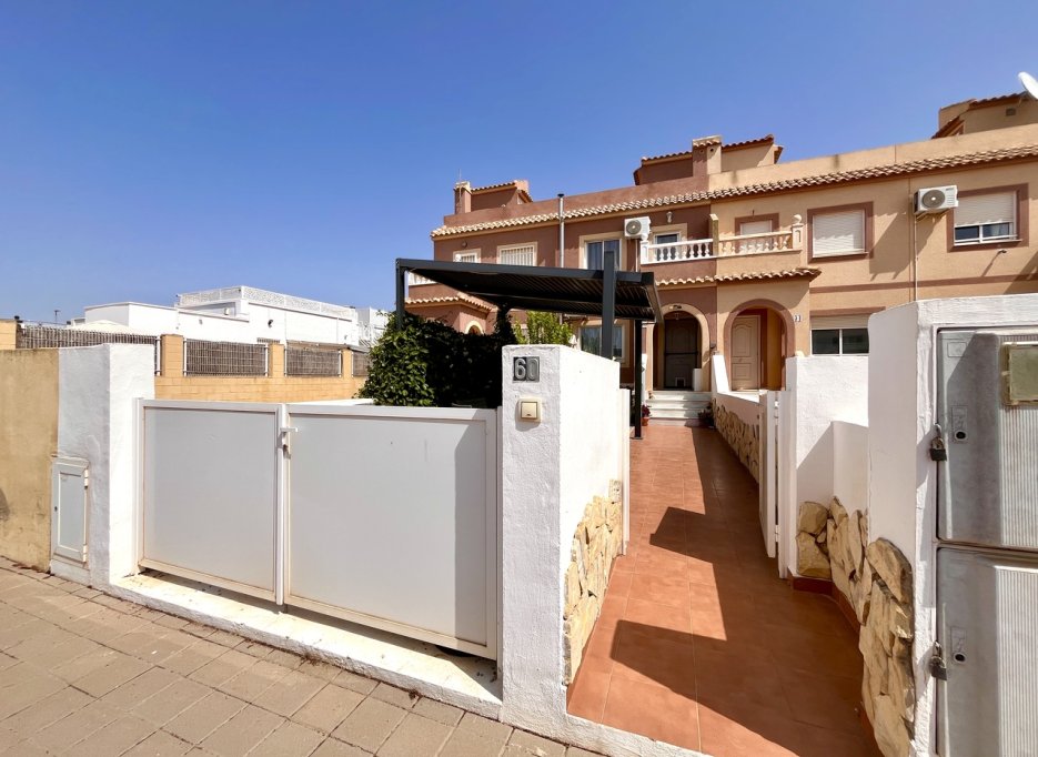 Resale - Townhouse - Avileses