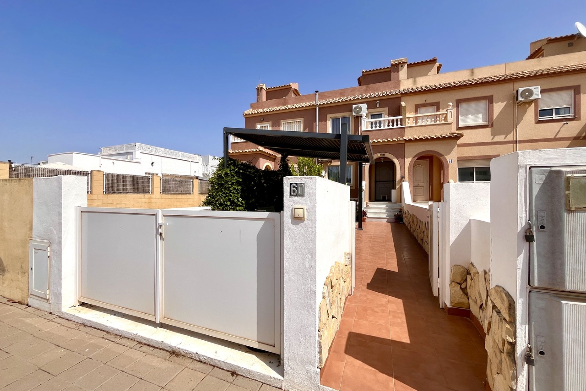 Resale - Townhouse - Avileses