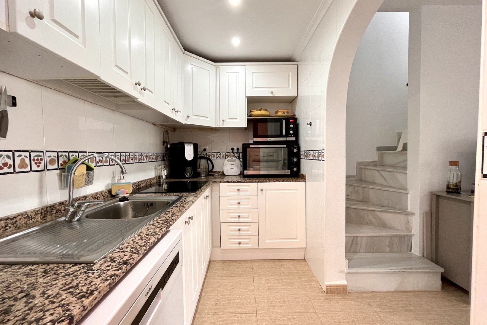 Resale - Townhouse - Avileses