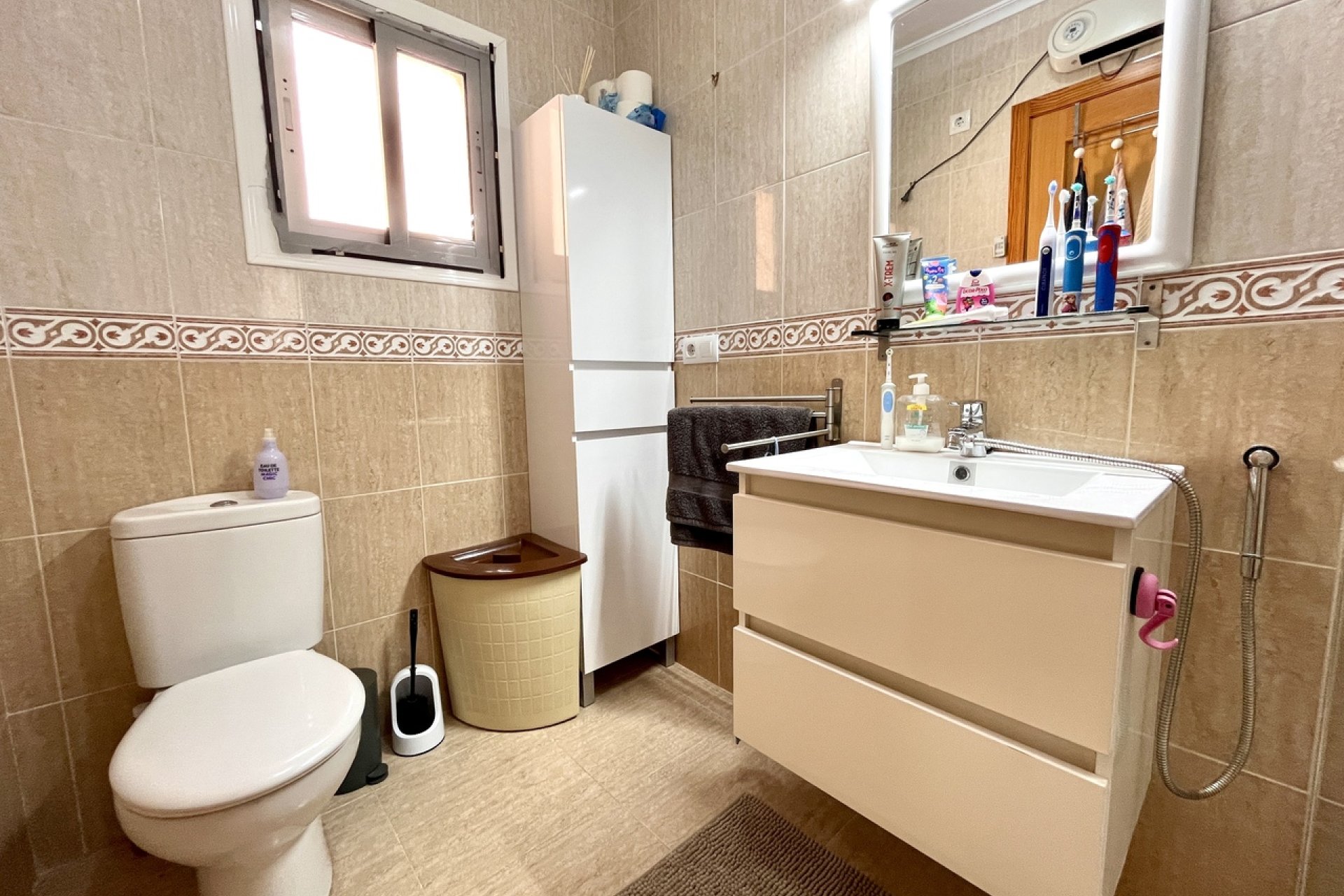 Resale - Townhouse - Avileses