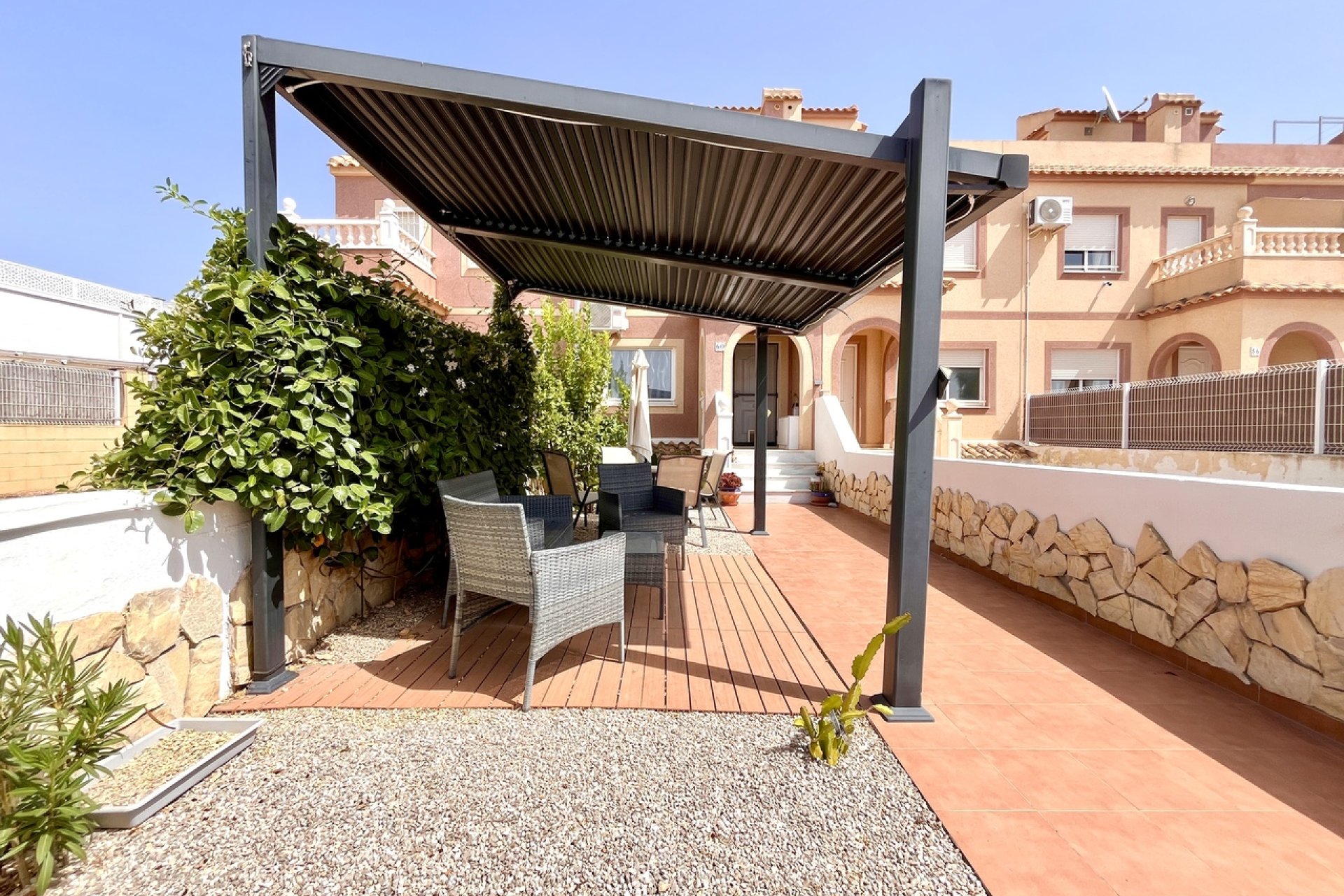 Resale - Townhouse - Avileses