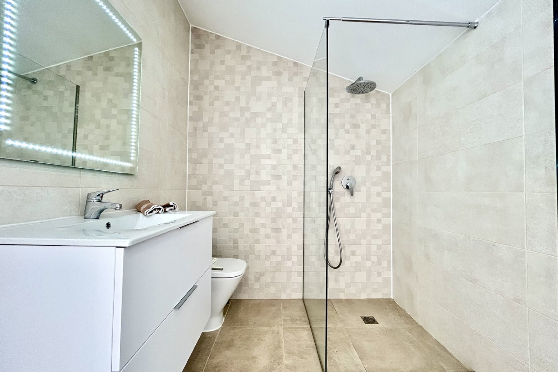 Resale - Townhouse - Ciudad Quesada