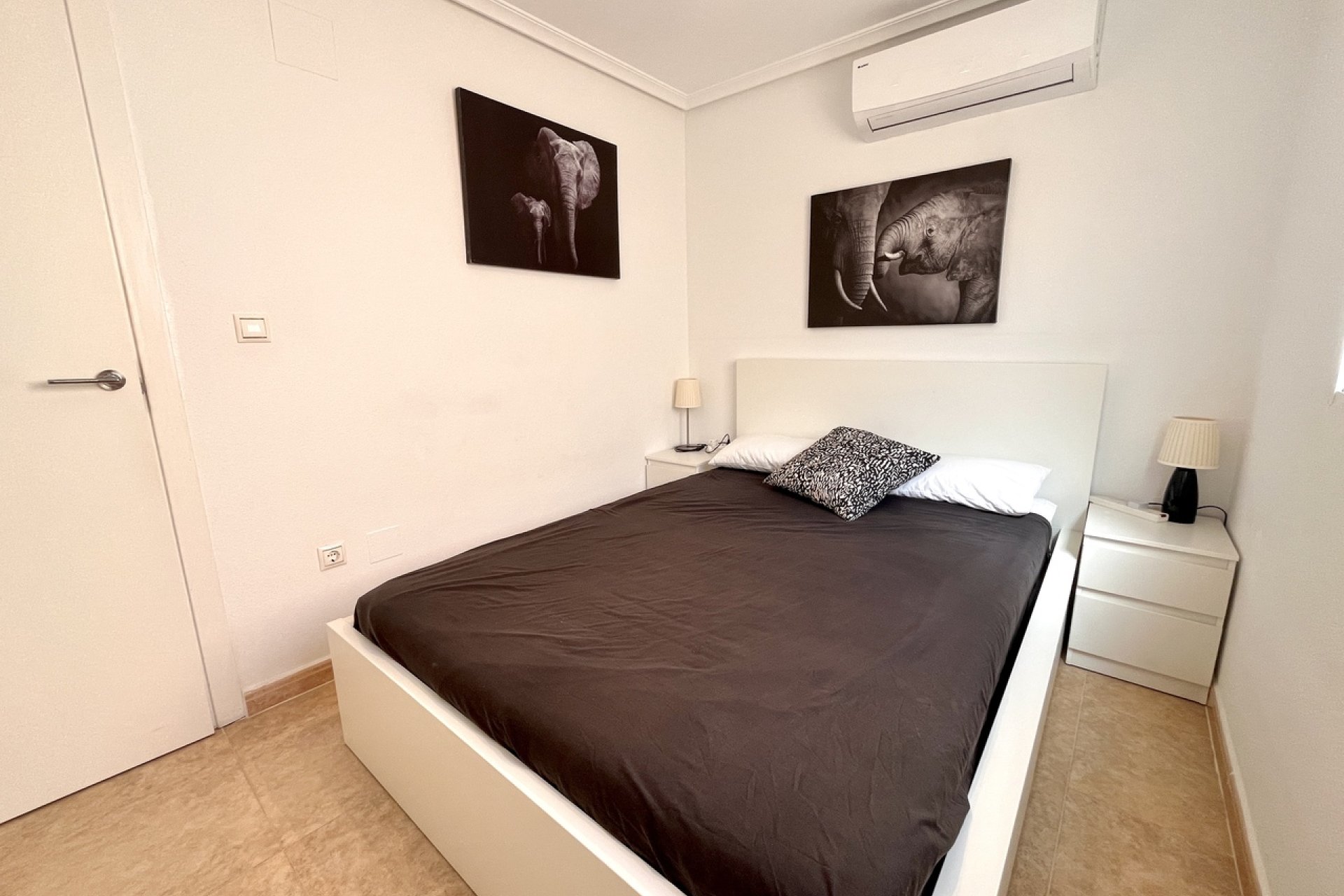 Resale - Townhouse - La Mata