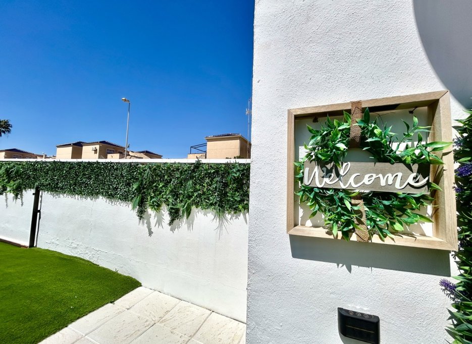 Resale - Townhouse - Punta Prima