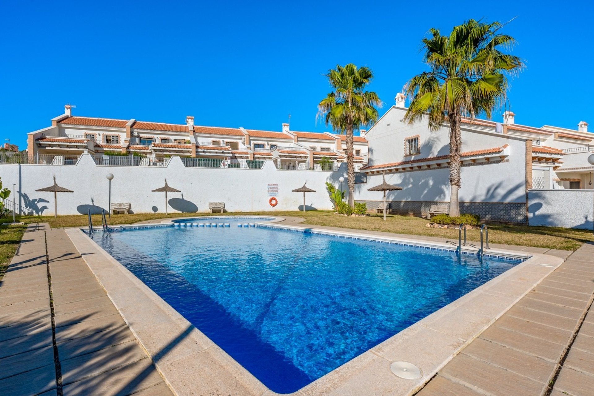 Resale - Townhouse - San Miguel de Salinas