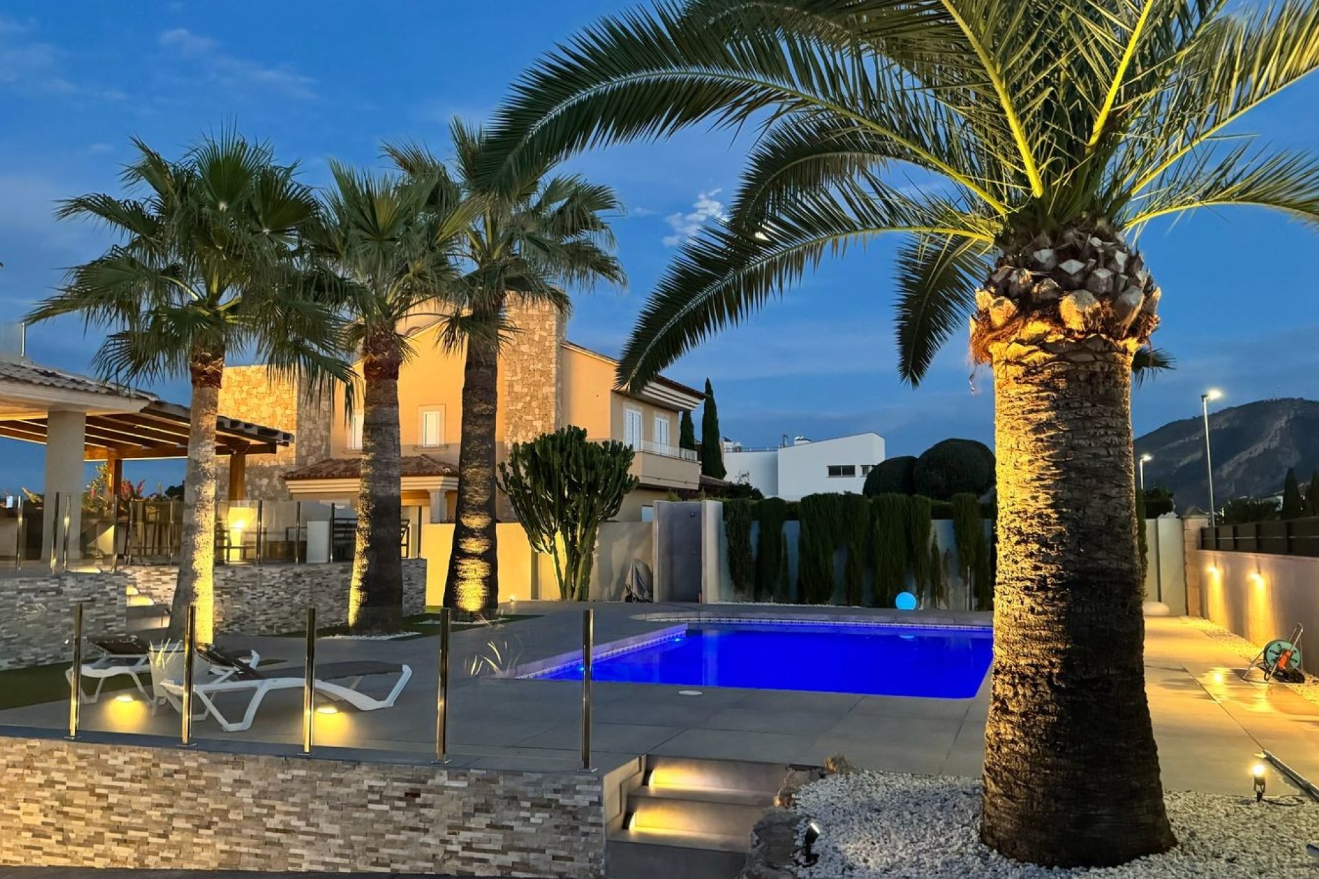 Resale - Villa - Alfas del Pí - pueblo