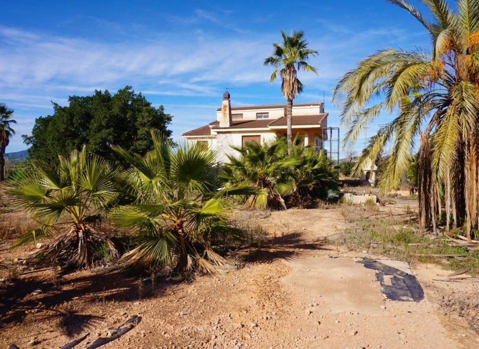 Resale - Villa - Balsicas
