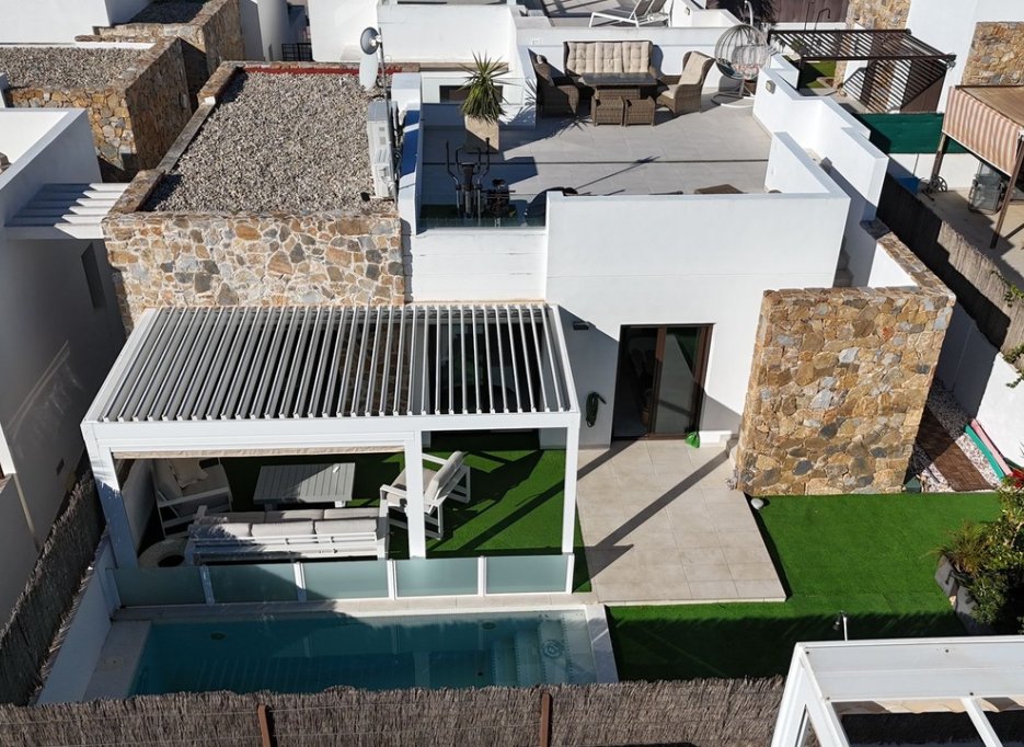 Resale - Villa - Cabo Roig