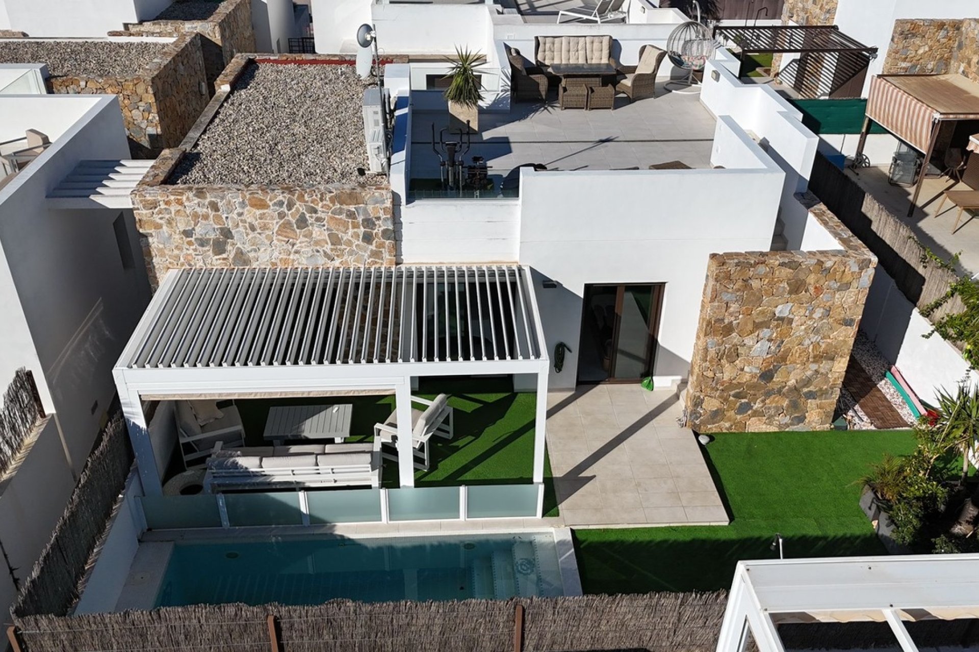 Resale - Villa - Cabo Roig