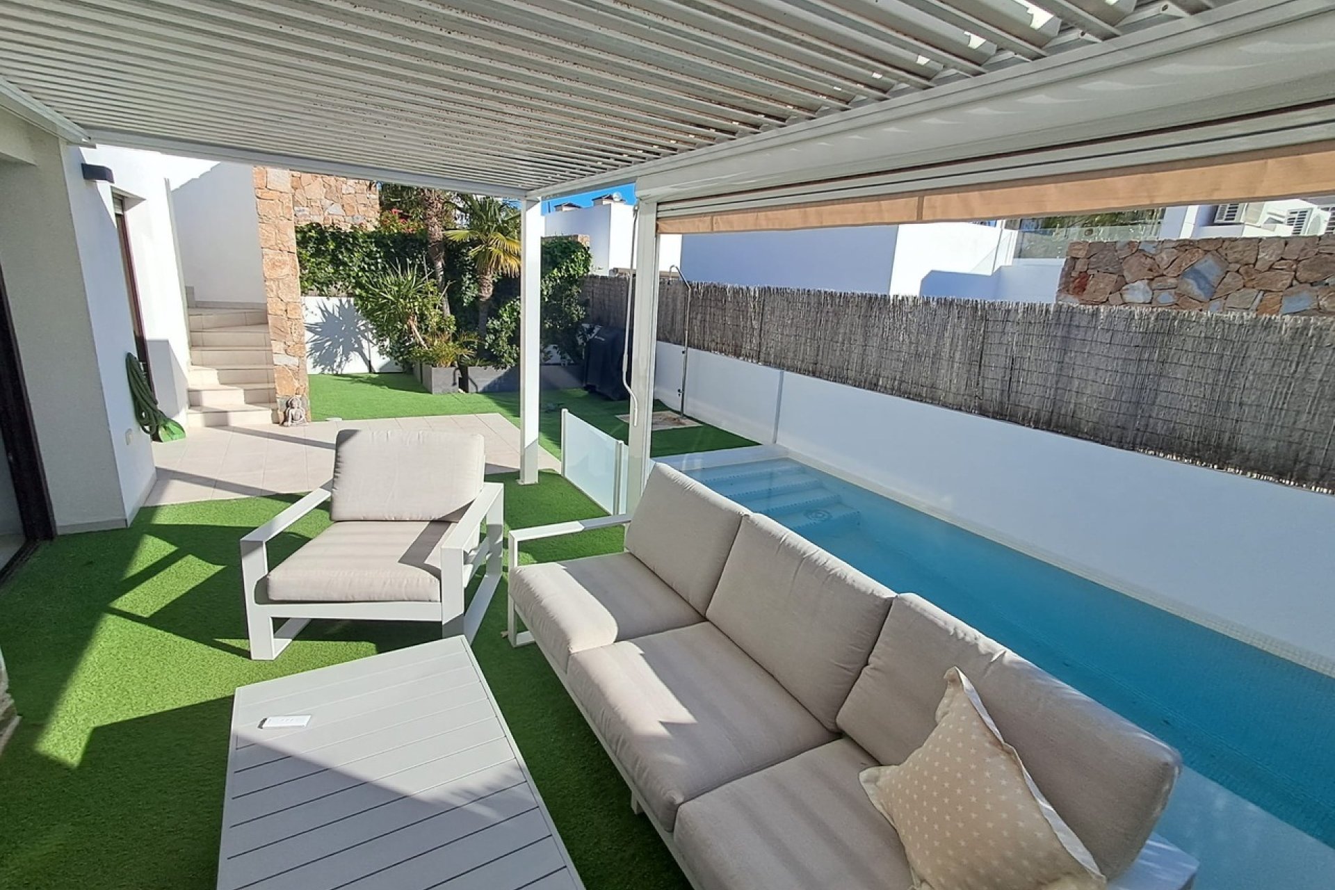 Resale - Villa - Cabo Roig