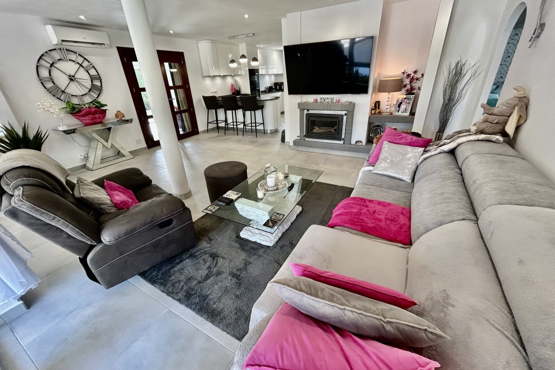 Resale - Villa - Cabo Roig