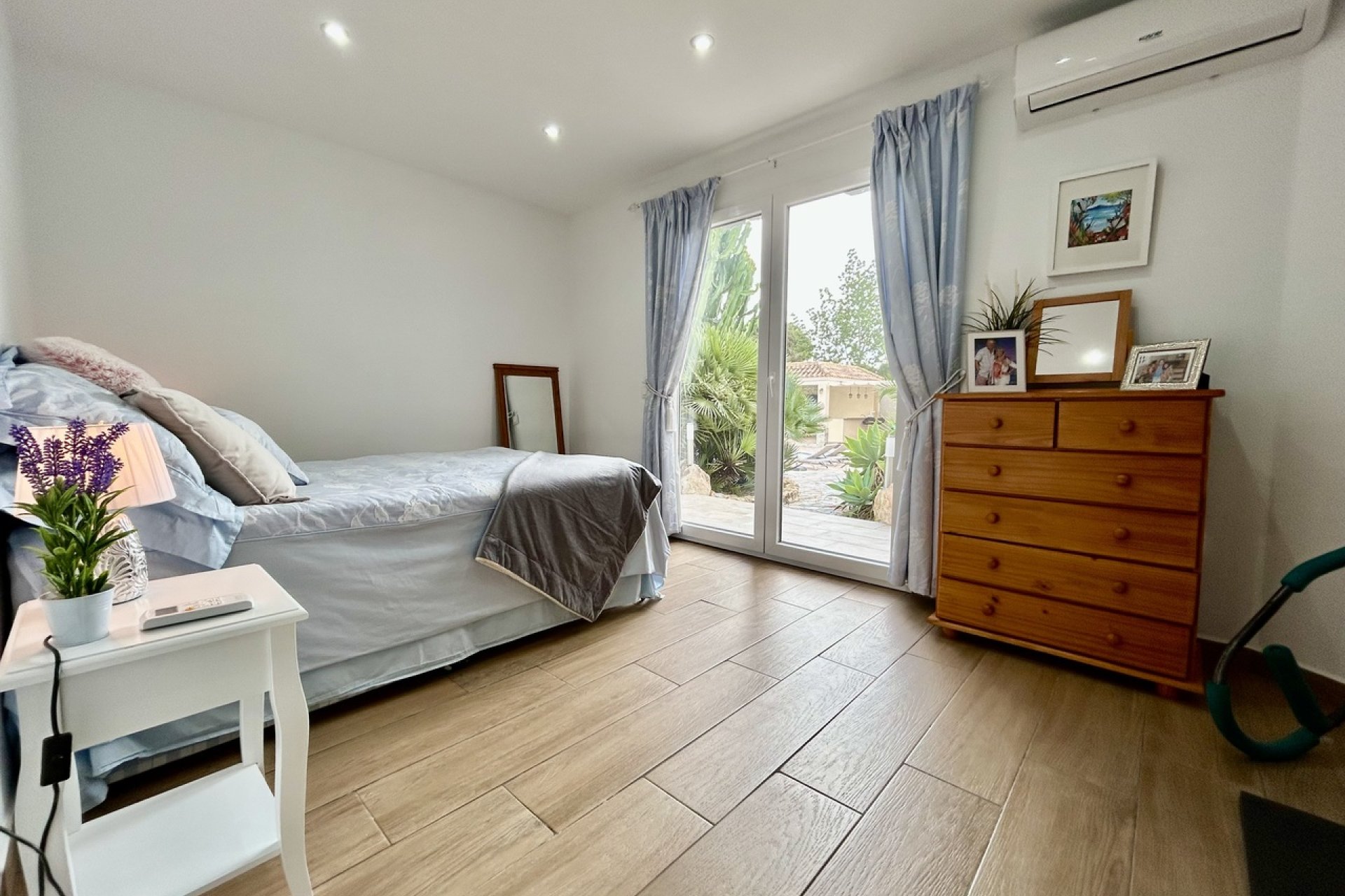 Resale - Villa - Cabo Roig