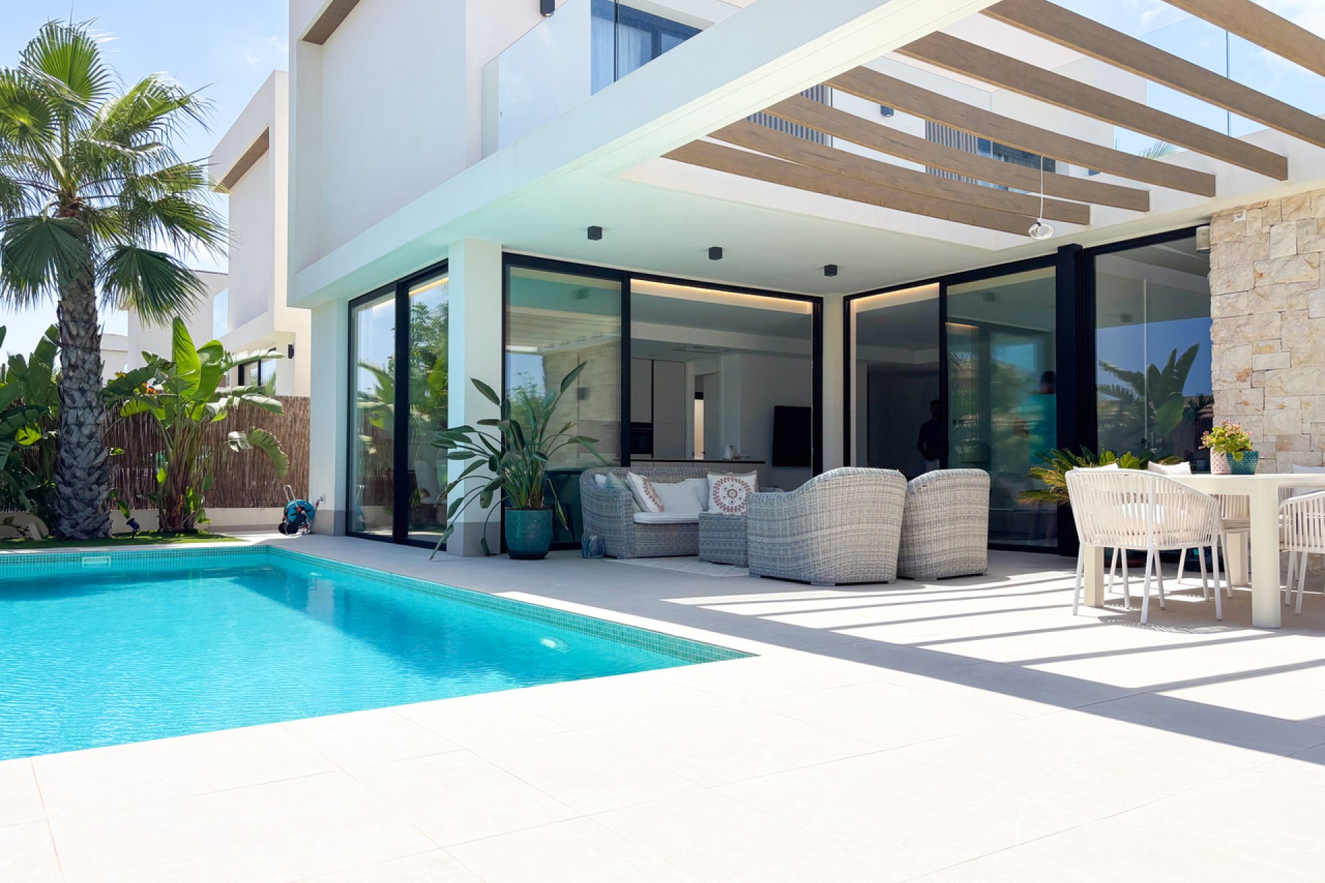 Resale - Villa - Cabo Roig