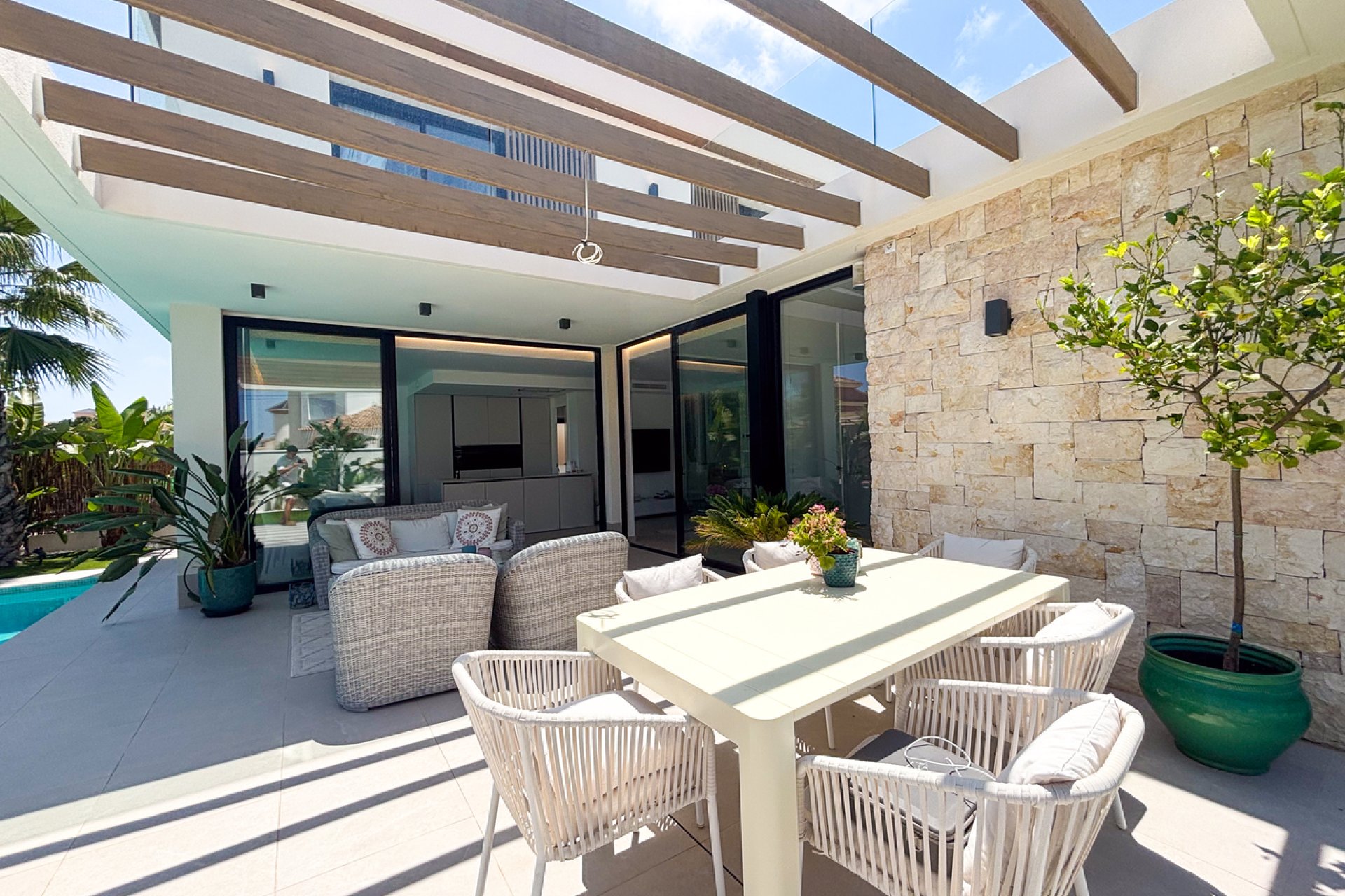 Resale - Villa - Cabo Roig