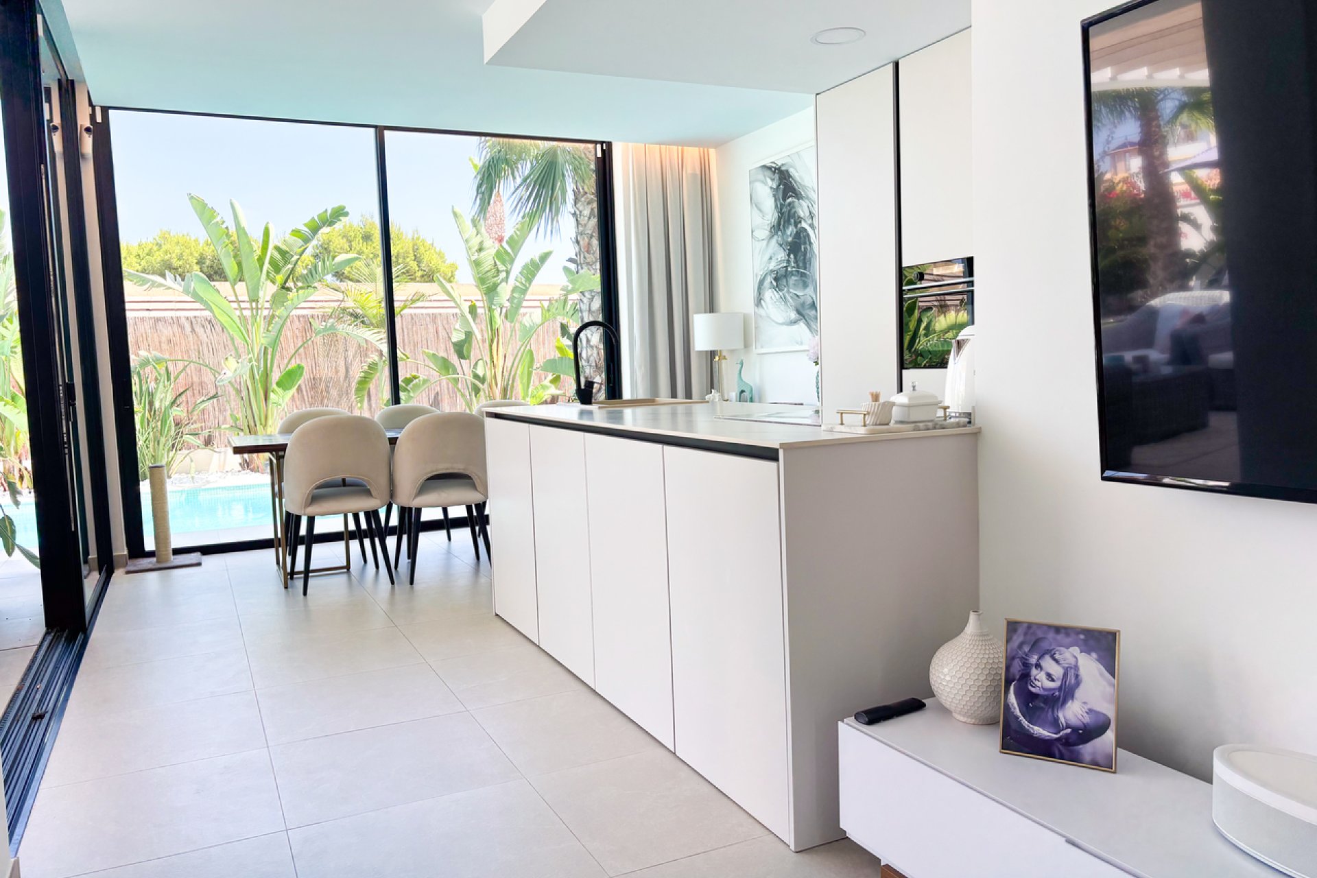 Resale - Villa - Cabo Roig