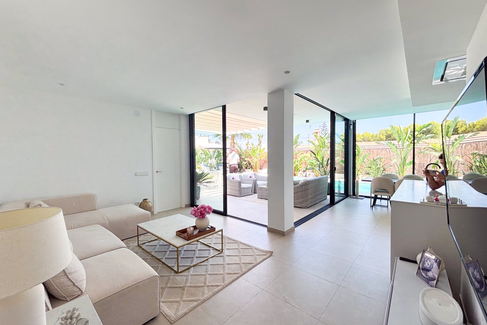 Resale - Villa - Cabo Roig
