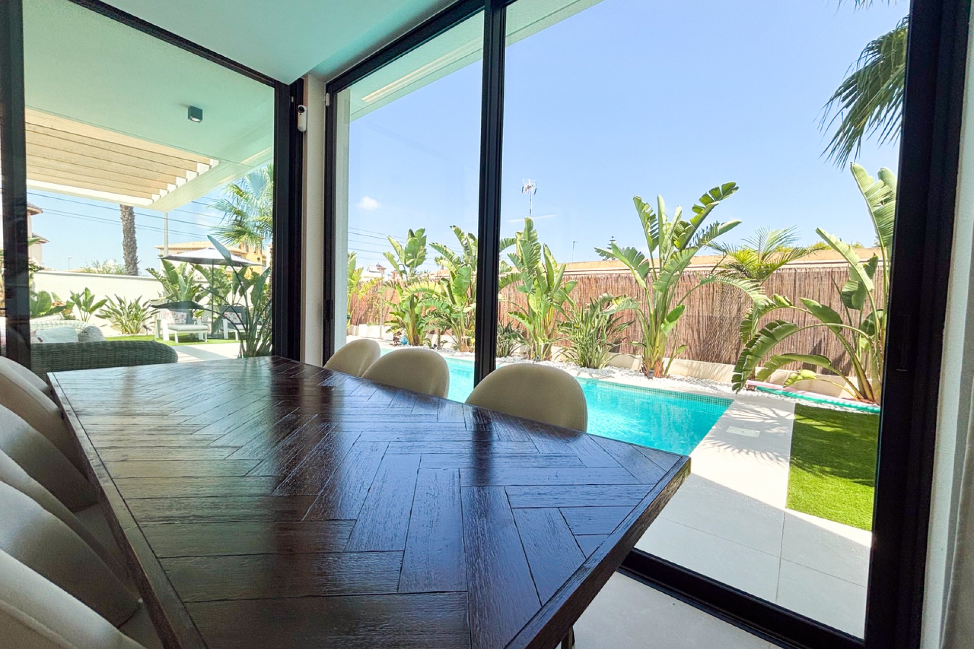 Resale - Villa - Cabo Roig