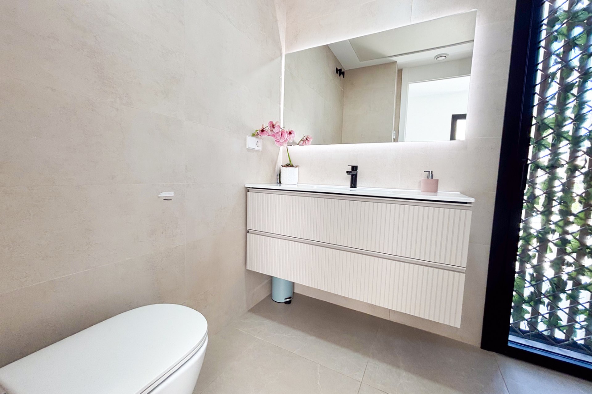 Resale - Villa - Cabo Roig
