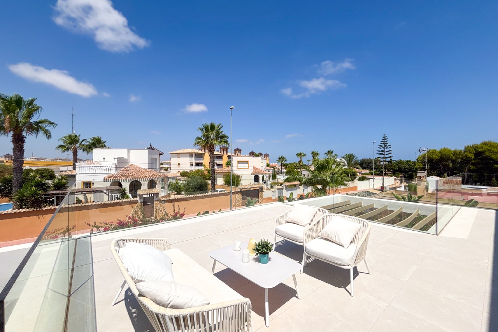 Resale - Villa - Cabo Roig
