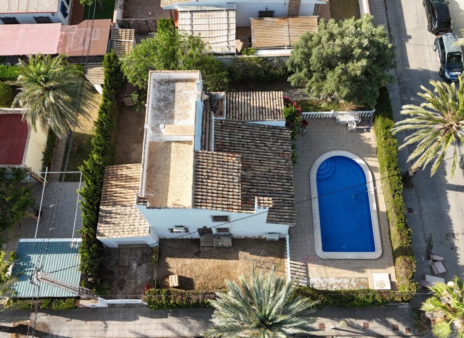 Resale - Villa - Cabo Roig