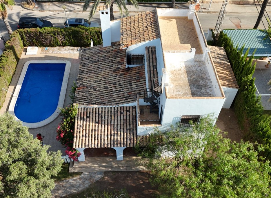 Resale - Villa - Cabo Roig