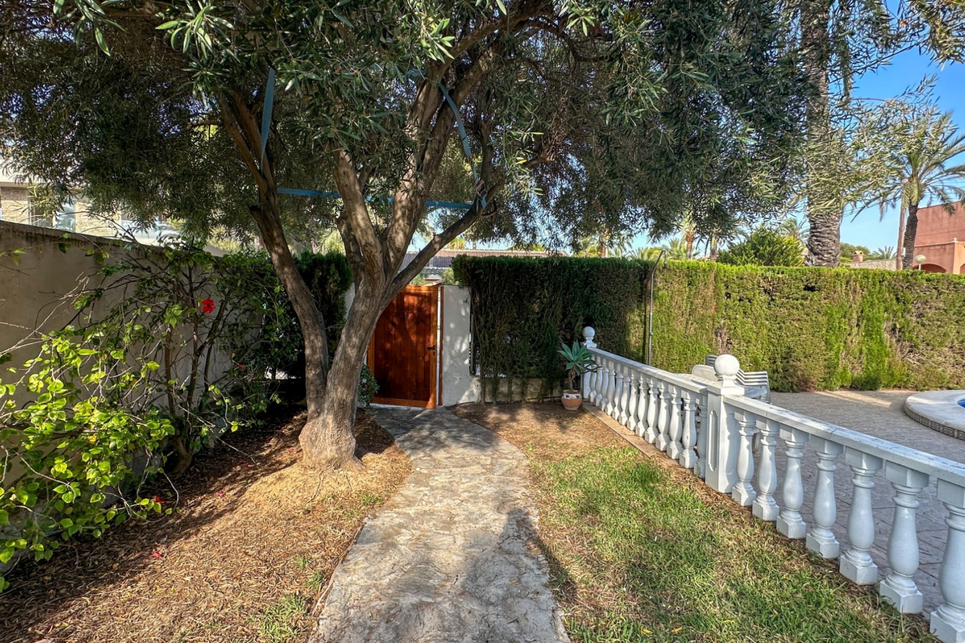 Resale - Villa - Cabo Roig