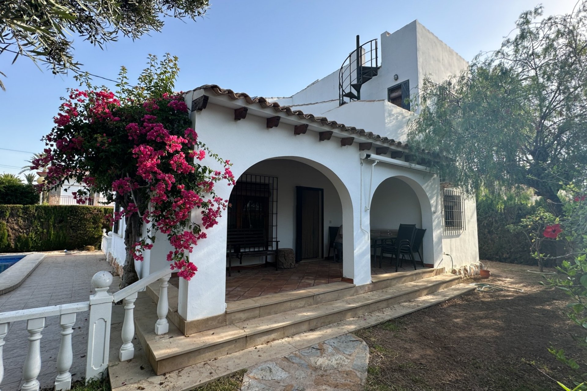 Resale - Villa - Cabo Roig