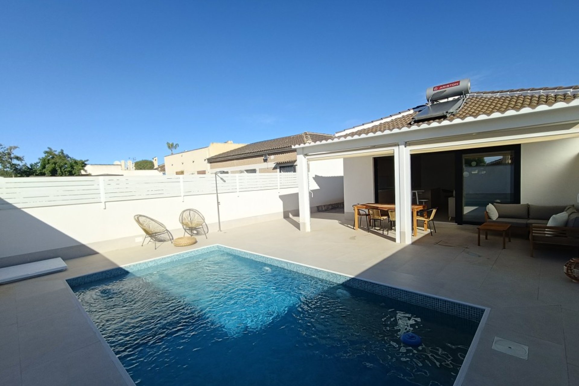 Resale - Villa - El Chaparral