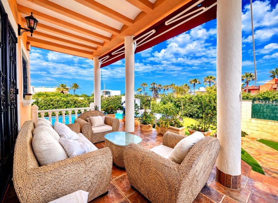 Resale - Villa - La Mata