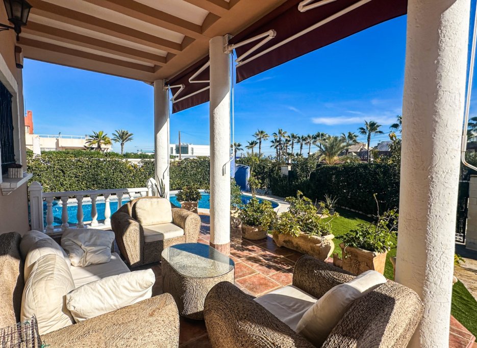 Resale - Villa - La Mata