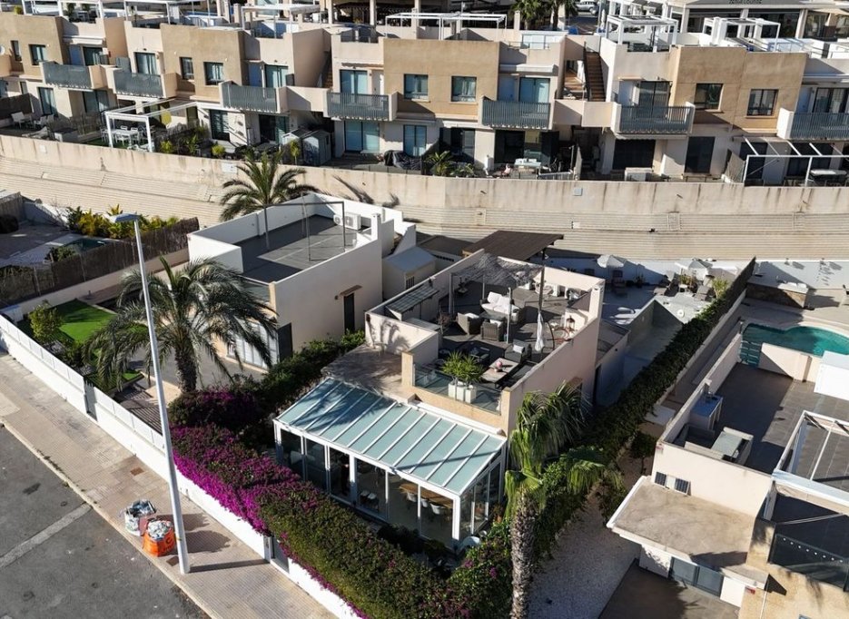 Resale - Villa - La Zenia