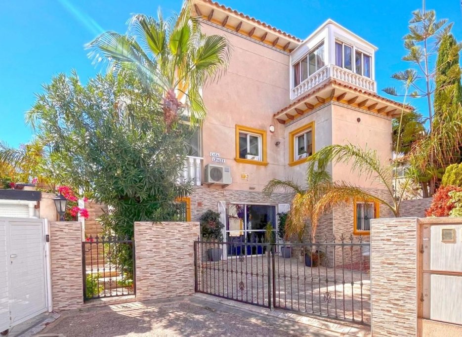 Resale - Villa - La Zenia