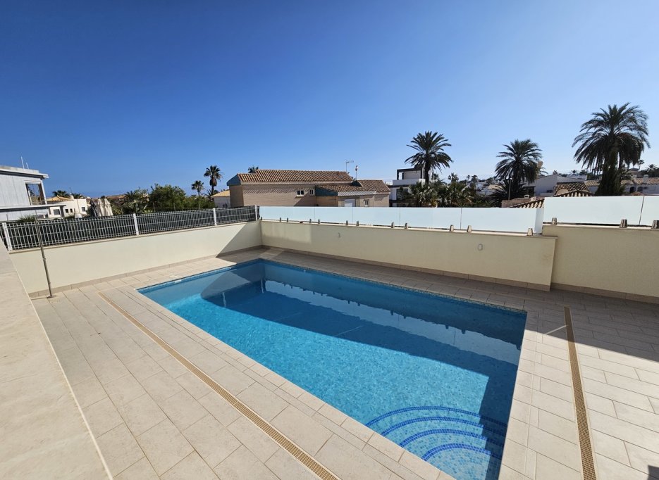 Resale - Villa - La Zenia