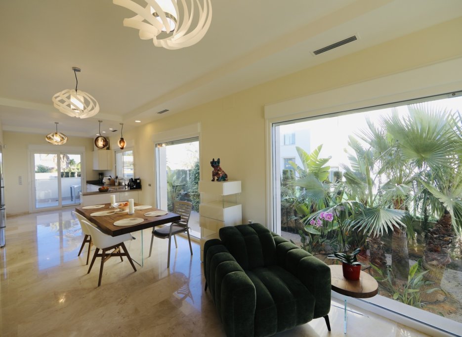 Resale - Villa - La Zenia