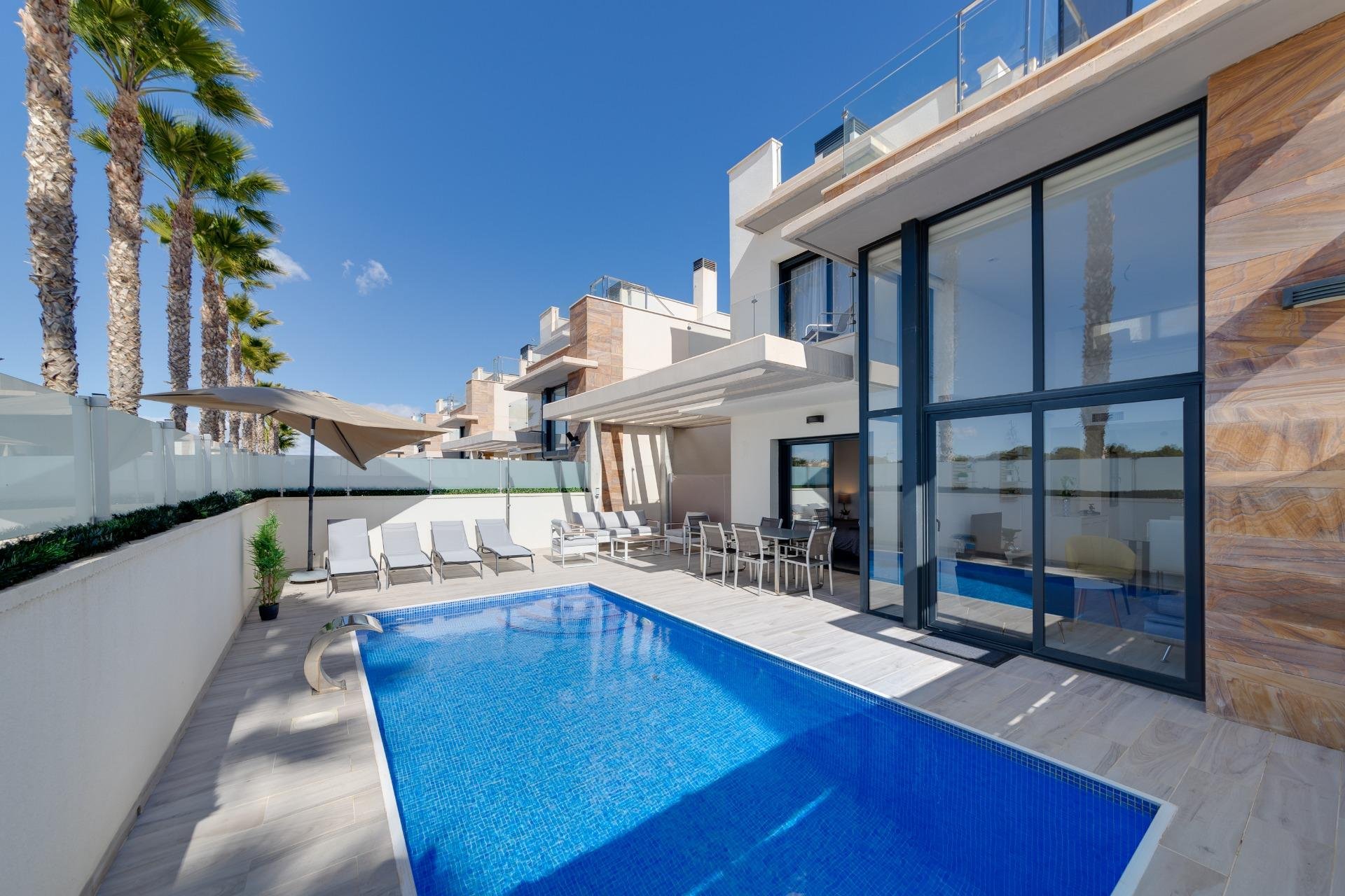 Resale - Villa - Lomas de Cabo Roig