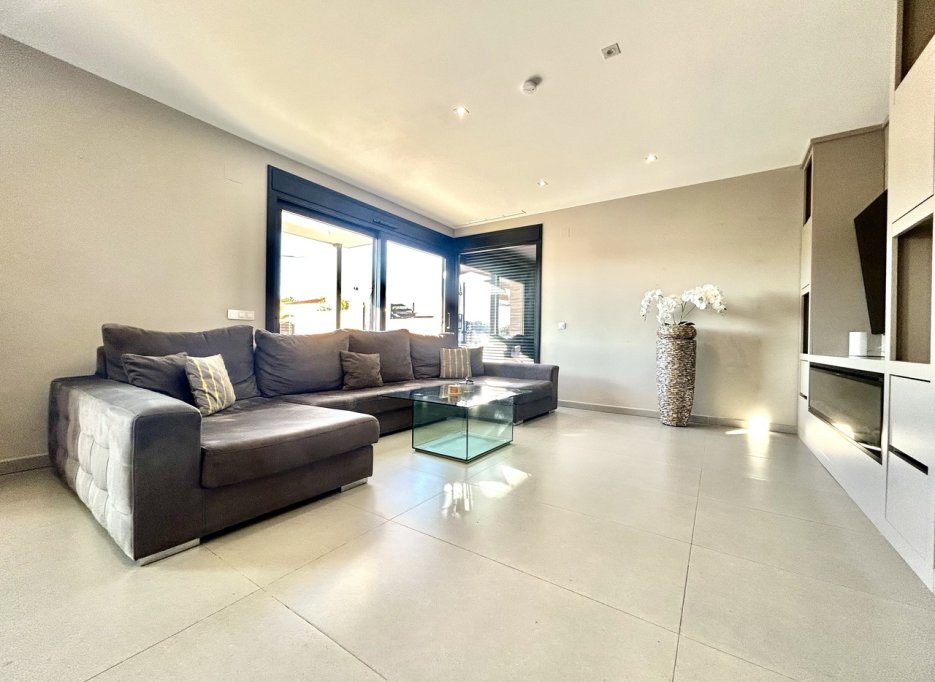 Resale - Villa - Los Balcones