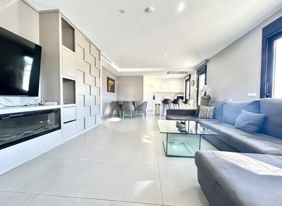 Resale - Villa - Los Balcones