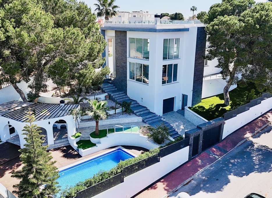 Resale - Villa - Los Balcones