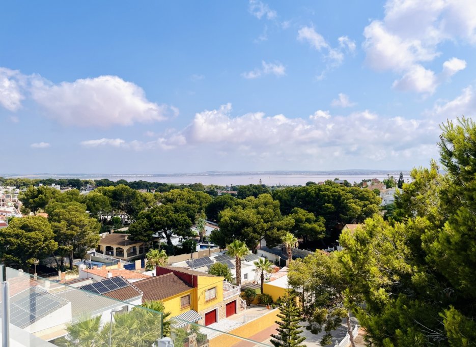 Resale - Villa - Los Balcones