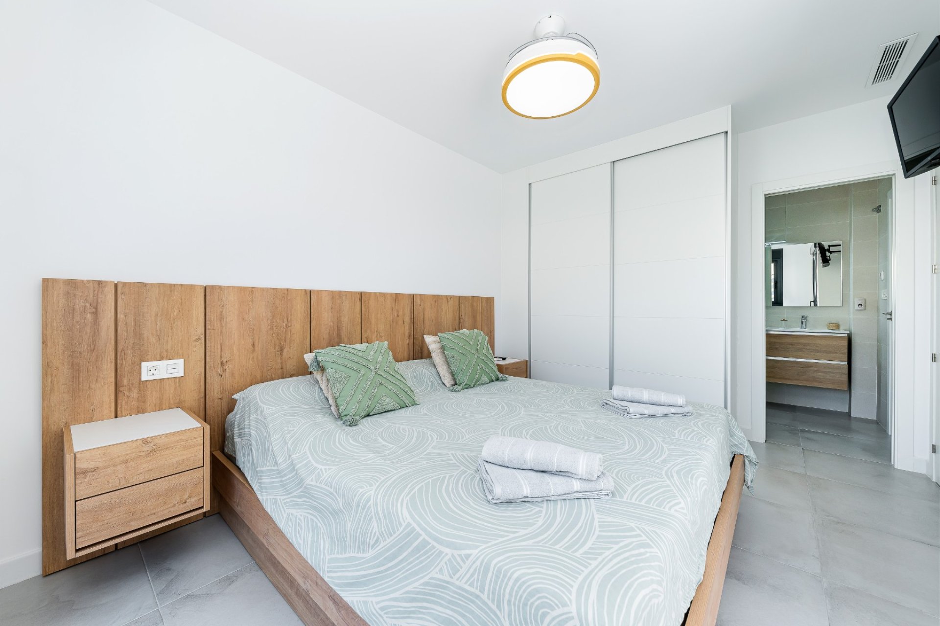 Resale - Villa - Los Montesinos