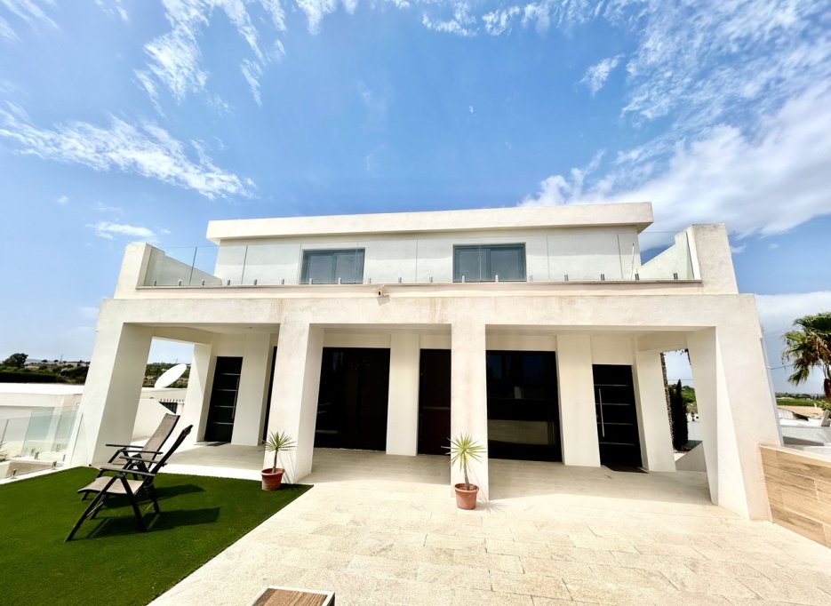 Resale - Villa - Los Montesinos