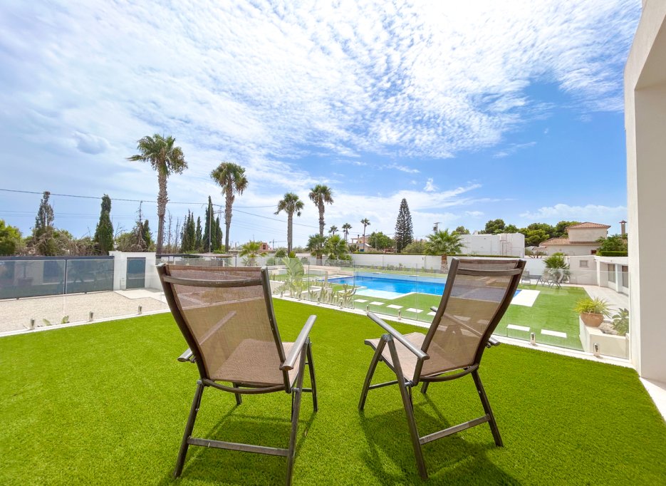 Resale - Villa - Los Montesinos