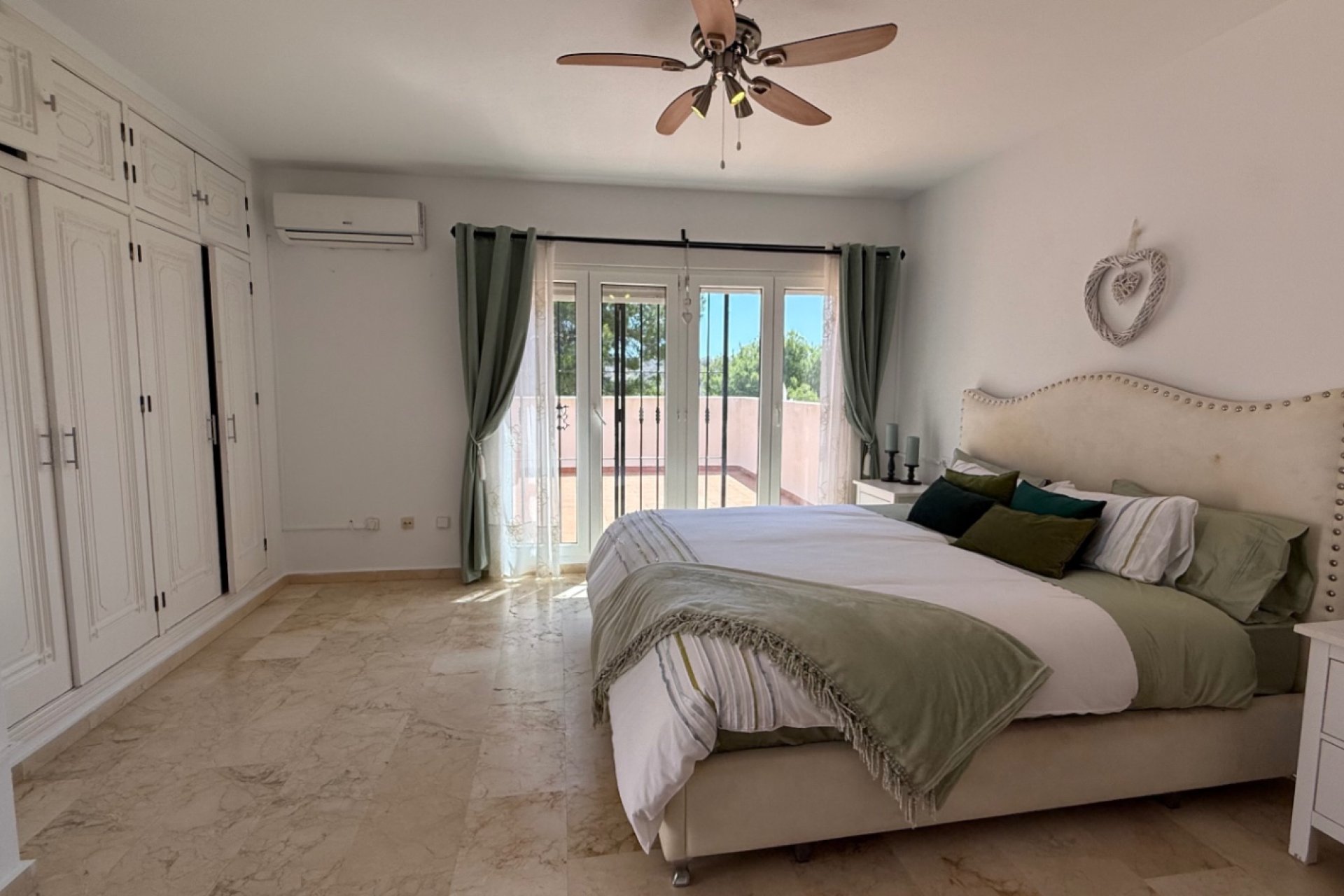Resale - Villa - Orihuela Costa - Campos de Golf